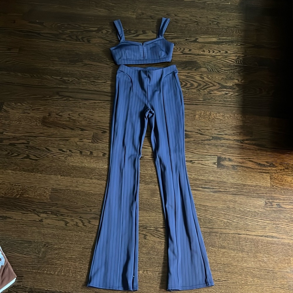 Alo set high waist zip it flares (s) matching sports bra (xs)